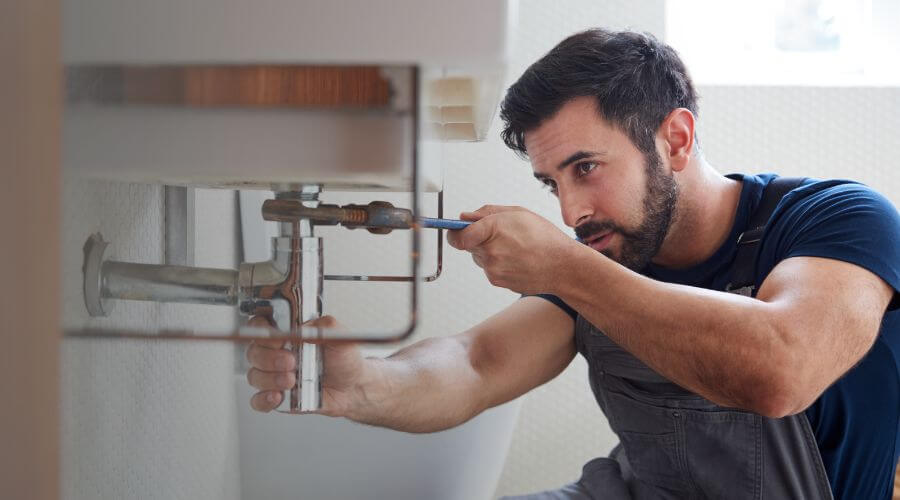 Professional water heater installation services in Leonard, MI